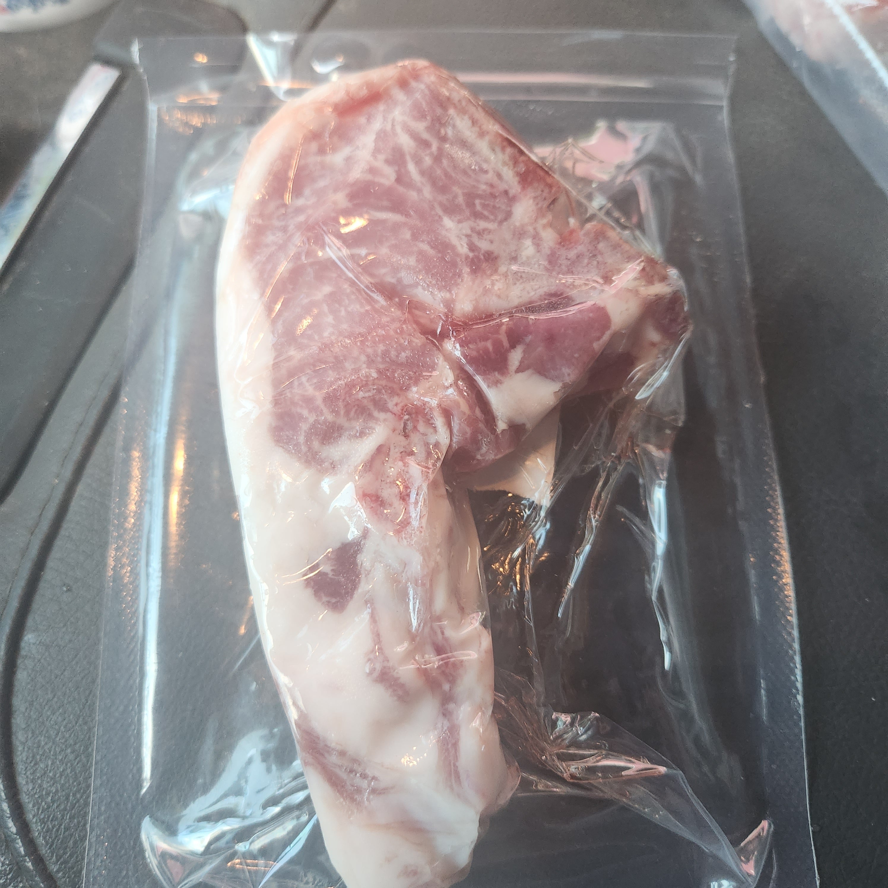 Bone-In Pork Chops – Rebel Hollow Farm (1" Thick)